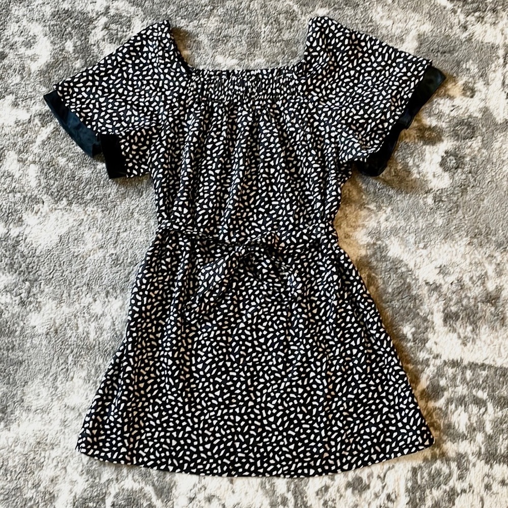 NINE WEST Petite Small Silk Black And White Sleeveless Top Blouse